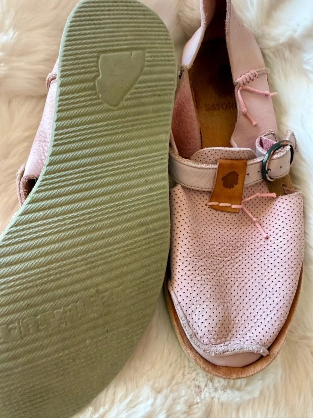 Satorisan Women’s Pink Leather Moccasin Sandals - Picture 9 of 11